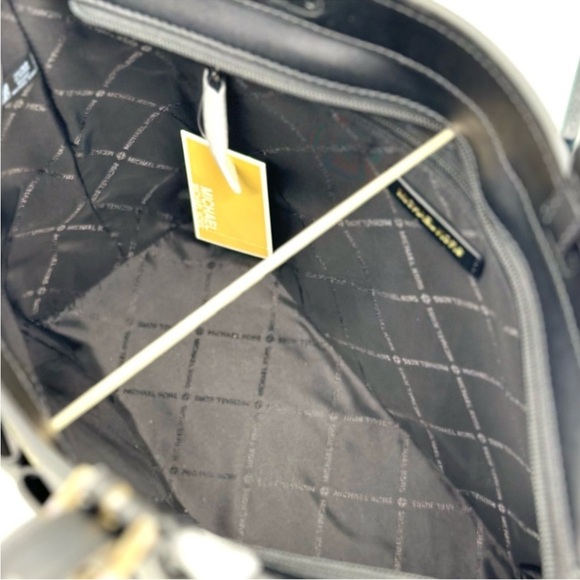 Michael Kors Jet Set Medium Pocket Tote Bag Black - Picture 8 of 10